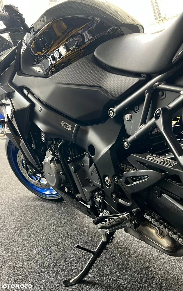 Suzuki GSX 1000 - 7