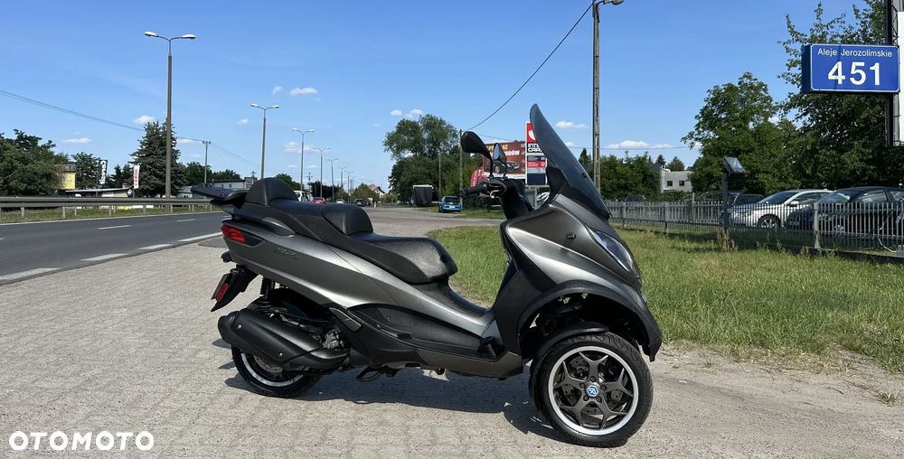 Piaggio MP-3 - 11