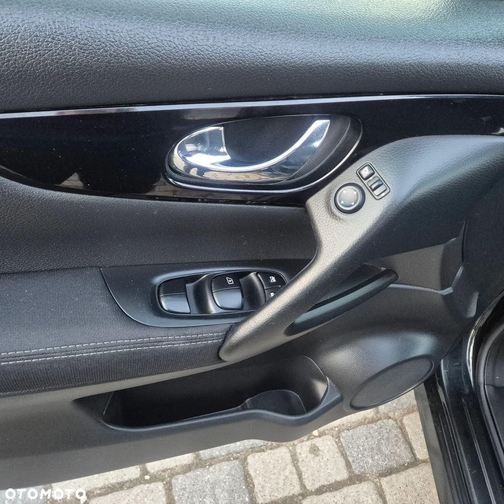 Nissan Qashqai 1.6 dCi 4 x 4 DPF Start/Stop I-Way - 19