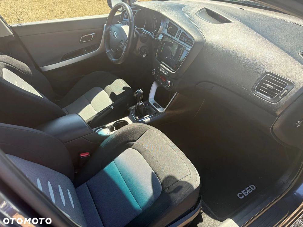 Kia Ceed - 17