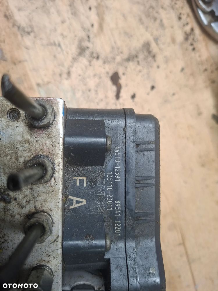 44510-12391   pompa abs toyota corolla e140 e150 - 1