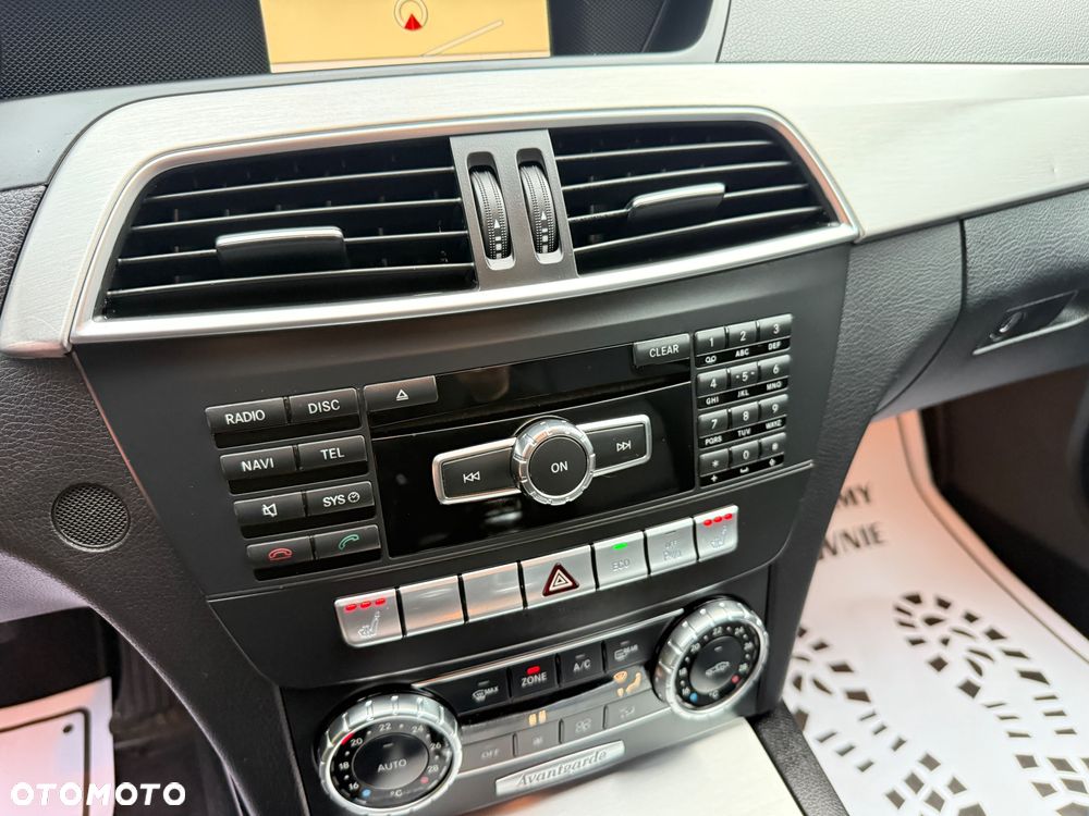 Mercedes-Benz Klasa C 180 CGI BlueEff Avantgarde - 15