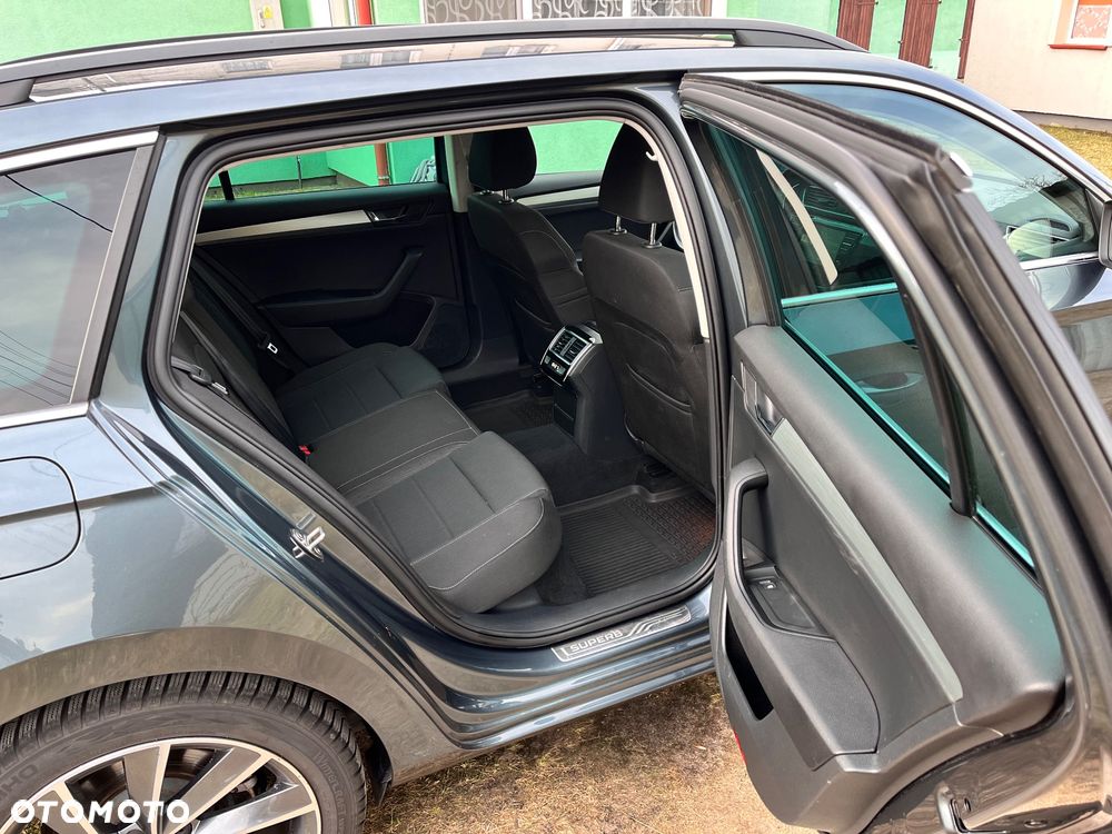 Skoda Superb 2.0 TDI DSG Ambition - 19