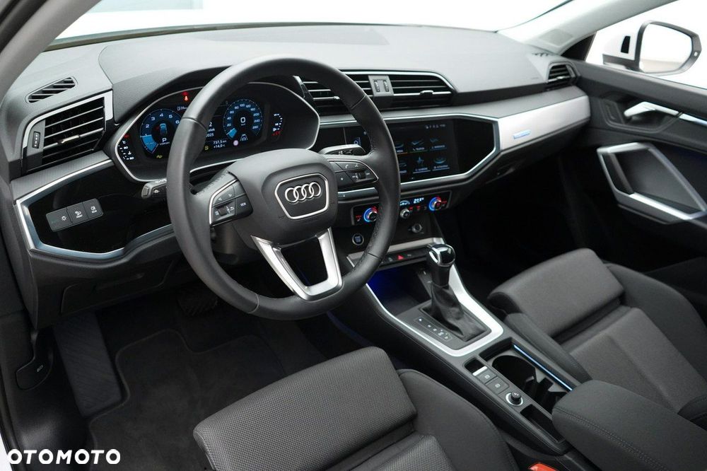 Audi Q3 Sportback - 14