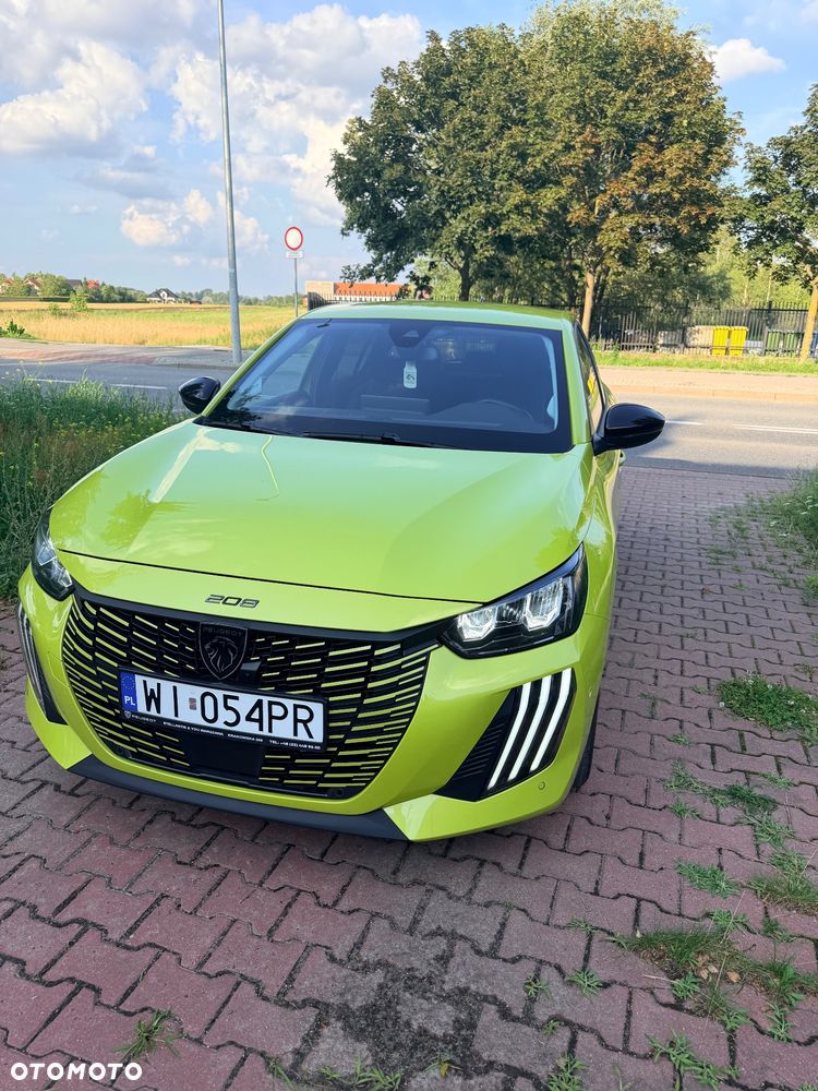 Peugeot 208 - 1