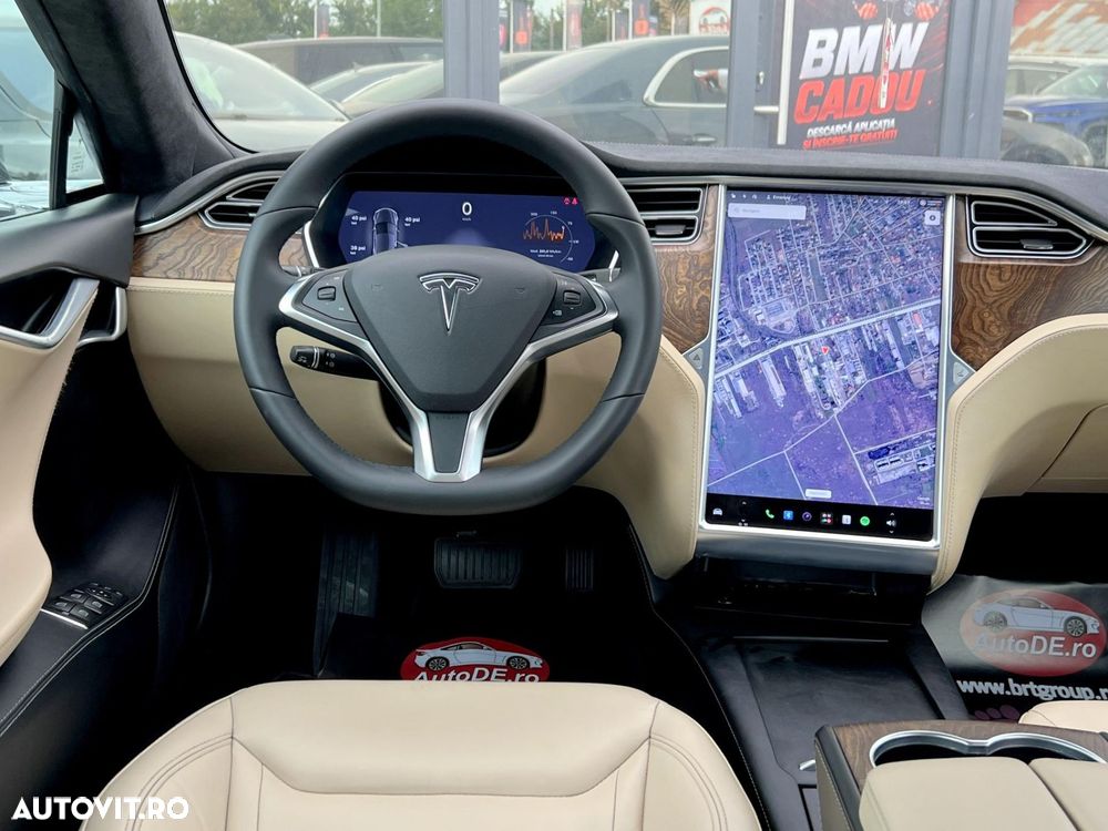 Tesla Model S - 10