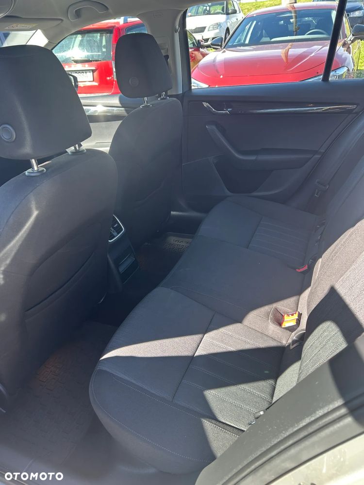 Skoda Octavia 2.0 TDI Style DSG - 8