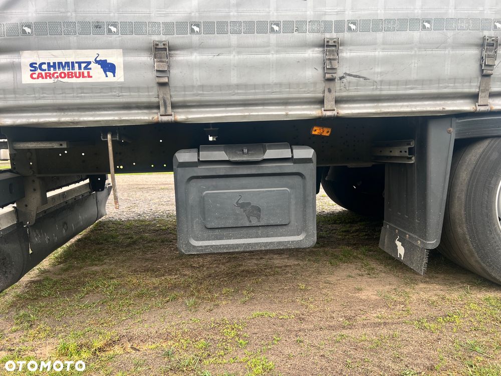 Schmitz Cargobull Naczepa firana, dwie osie podnoszone - 4