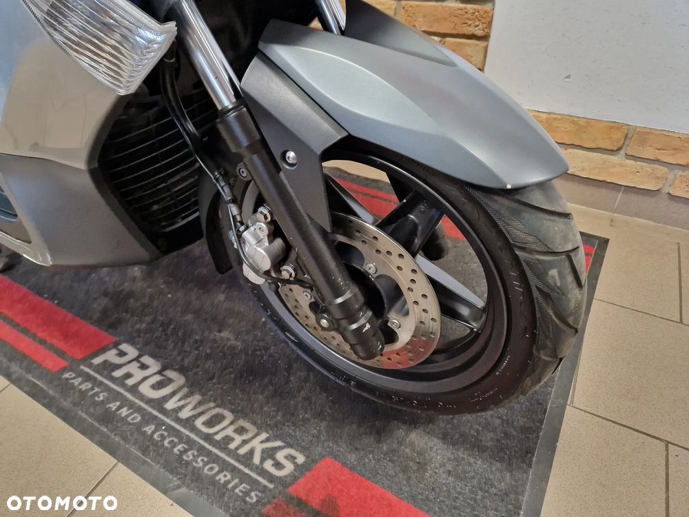 Yamaha X-max - 26