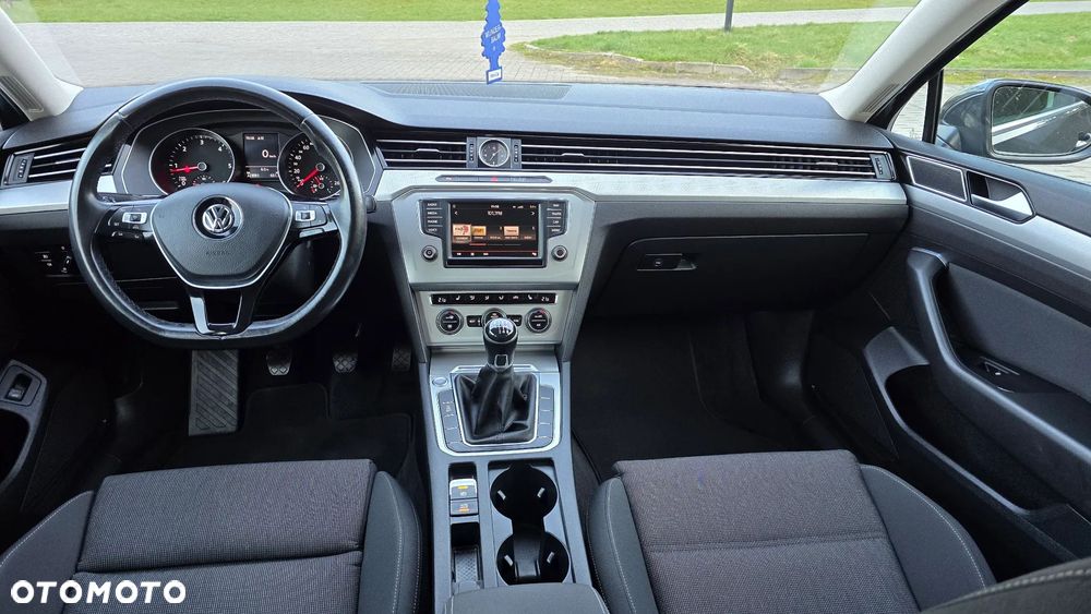 Volkswagen Passat - 8