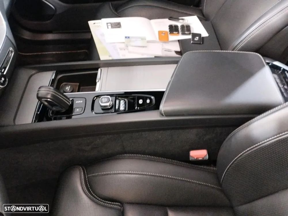 Volvo XC 60 2.0 B4 R-Design - 7