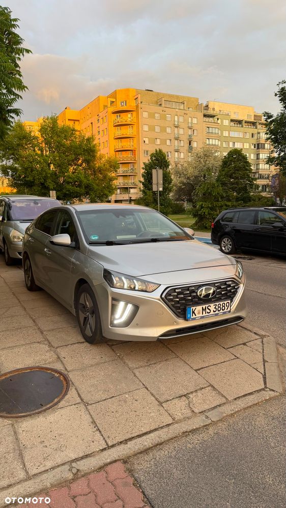 Hyundai IONIQ Hybrid Platinum - 3