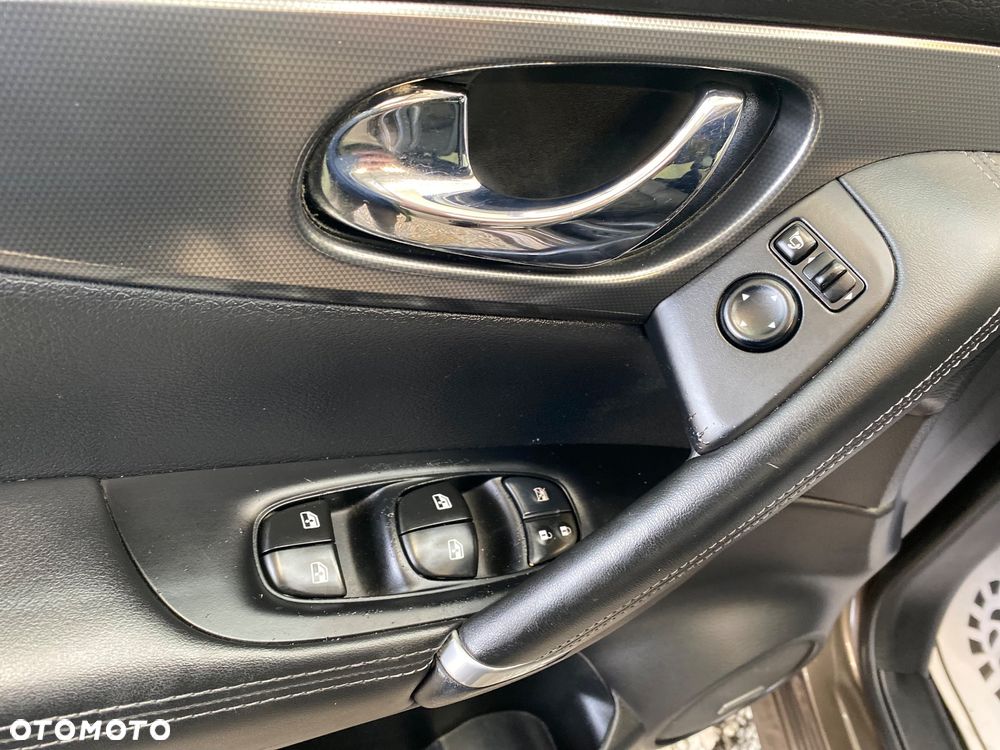 Nissan Qashqai 1.3 DIG-T TEKNA - 28