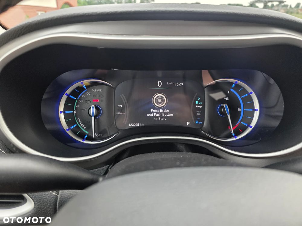 Chrysler Pacifica - 14