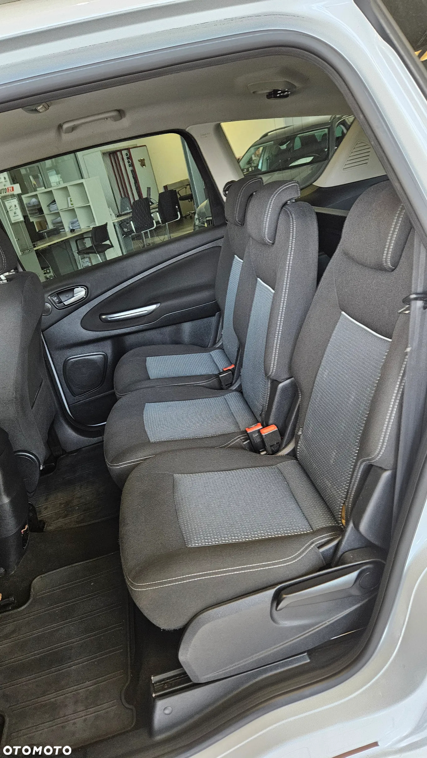 Ford S-Max 2.0 TDCi DPF Titanium - 12