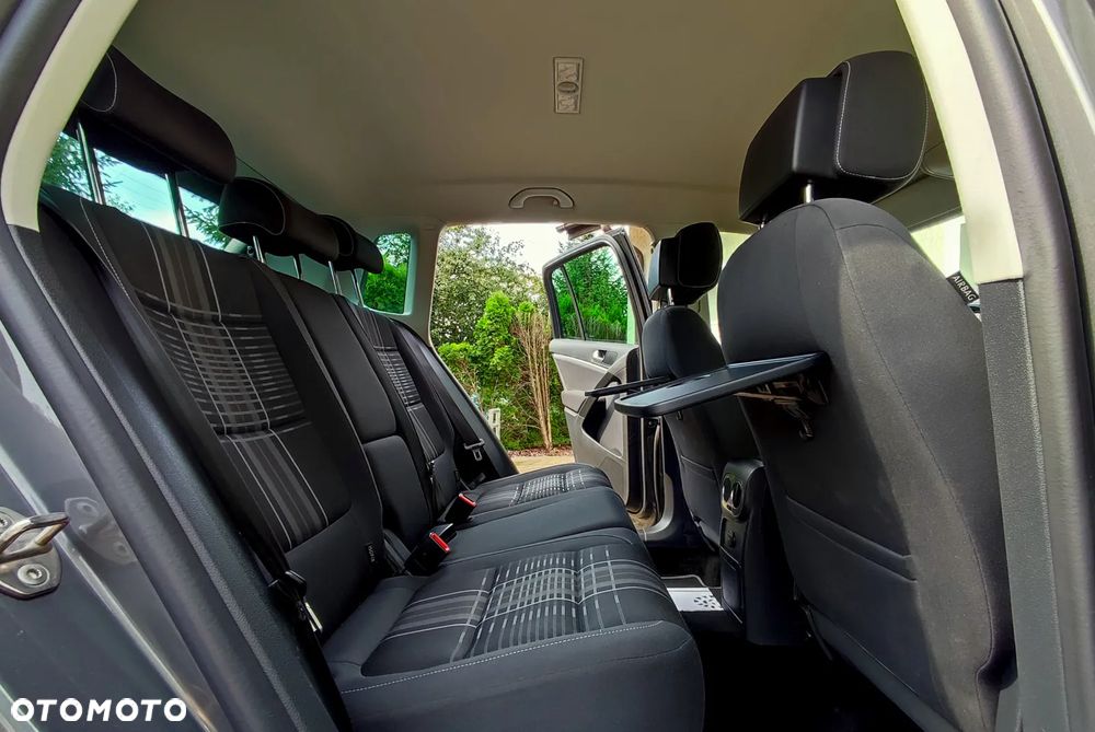 Volkswagen Tiguan - 36