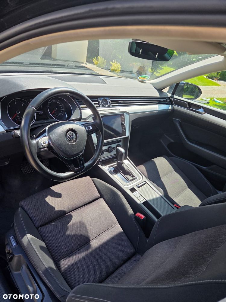 Volkswagen Passat 2.0 TDI SCR Comfortline DSG - 16