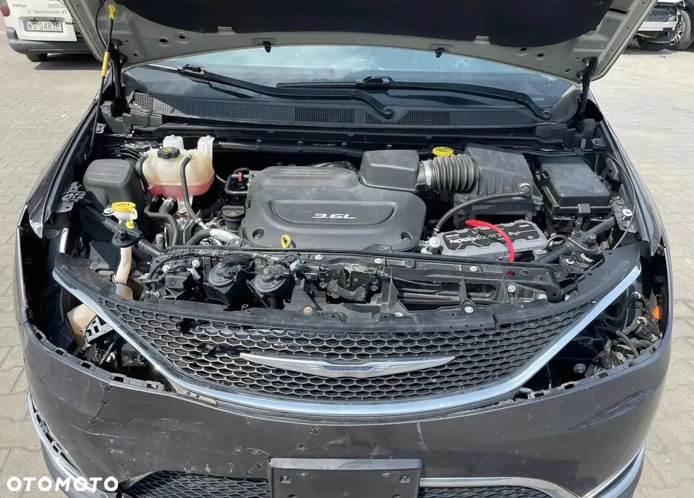 Chrysler Pacifica - 8