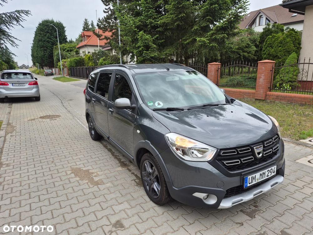 Dacia Lodgy SCe 100 Stepway - 12