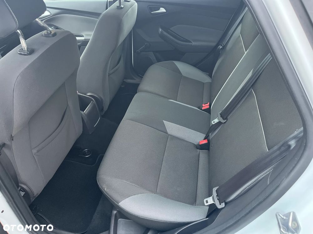 Ford Focus 1.6 Ambiente - 8