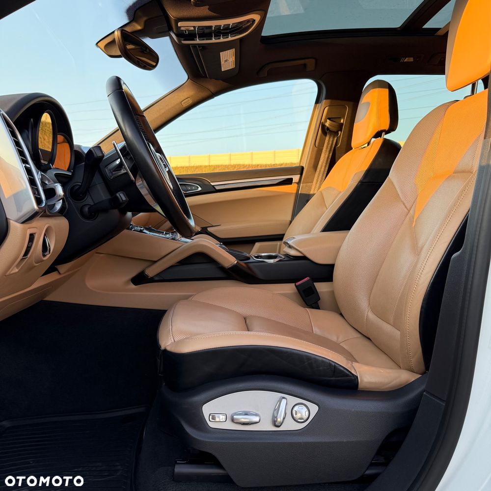 Porsche Cayenne - 9