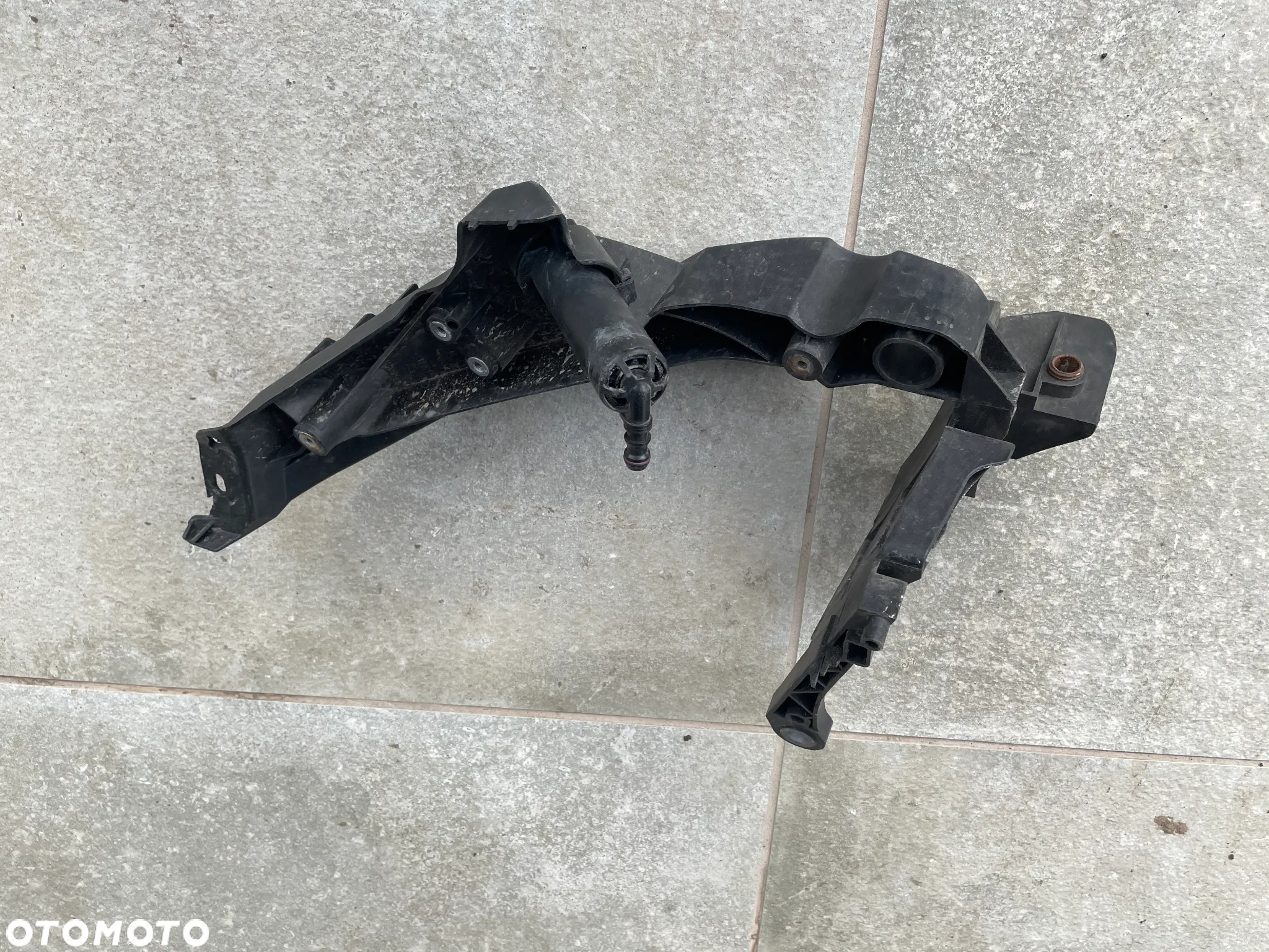 Spryskiwacz lampy Audi A 4 B8 prawy - 2