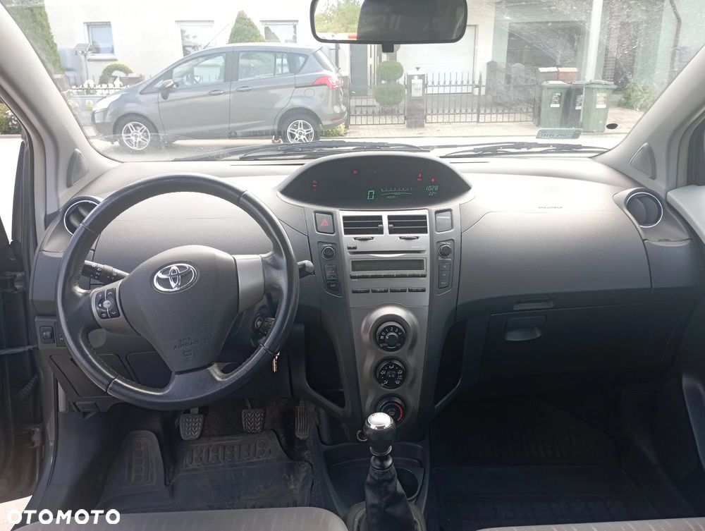 Toyota Yaris 1.33 Luna - 8