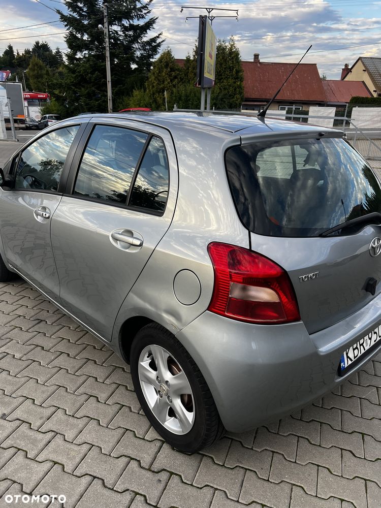 Toyota Yaris 1.3 Prestige - 8