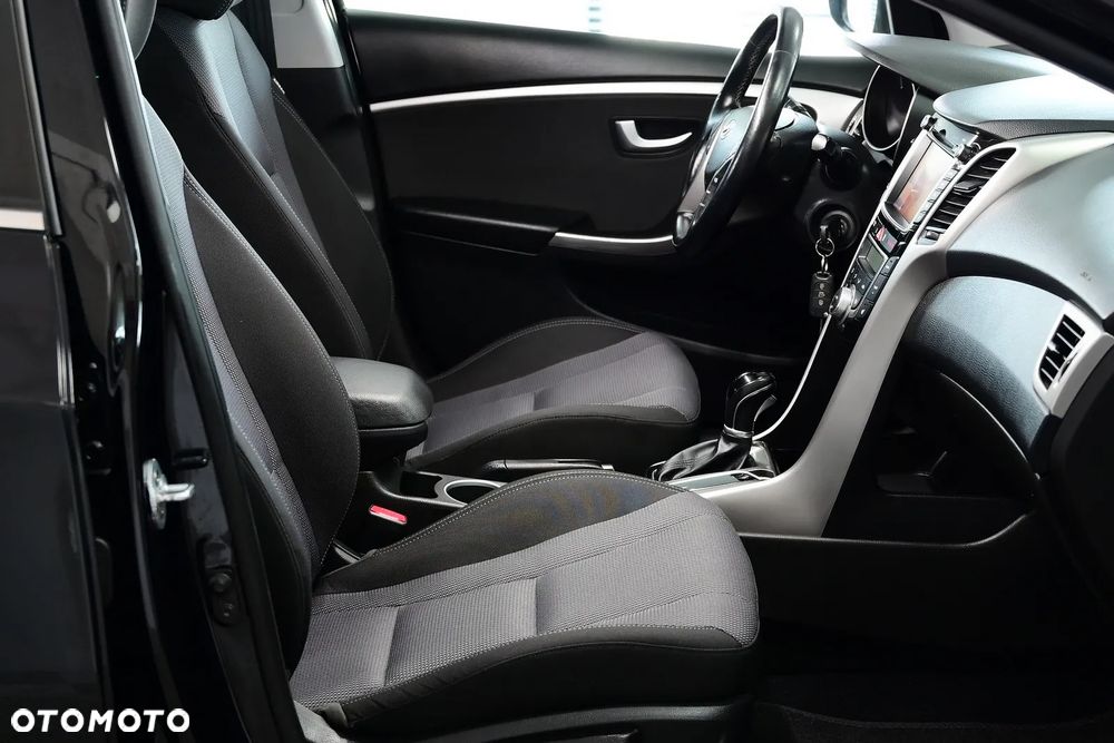 Hyundai i30 i30cw 1.6 Automatik Style - 22