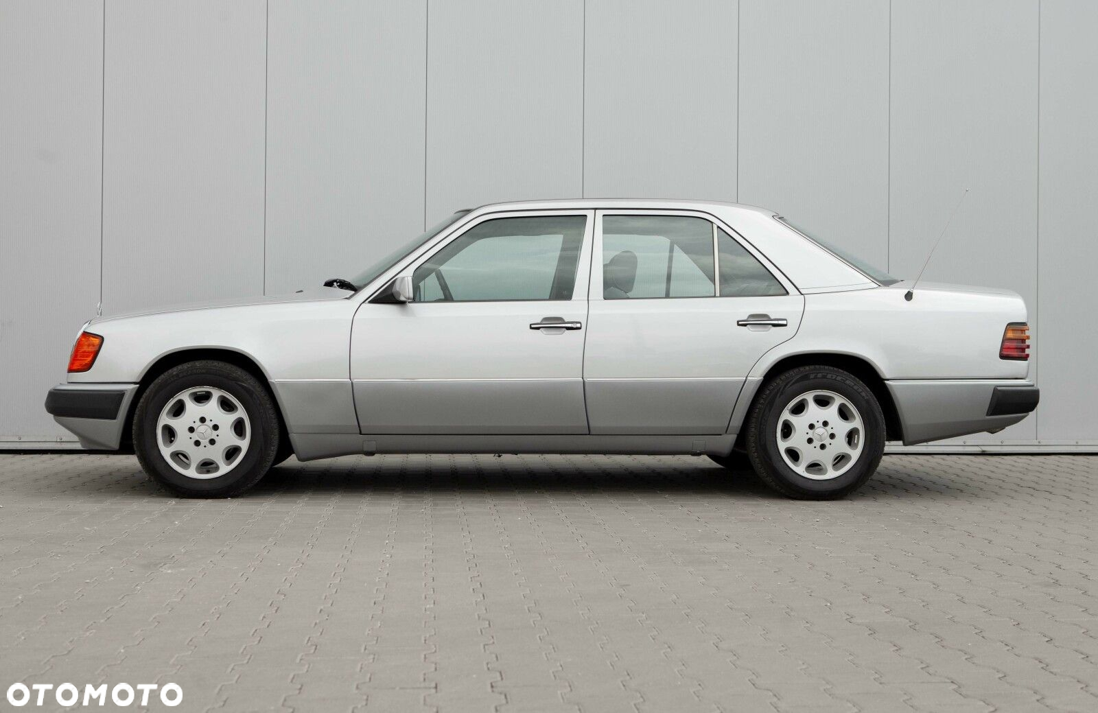 Mercedes-Benz W124 (1984-1993) - 12