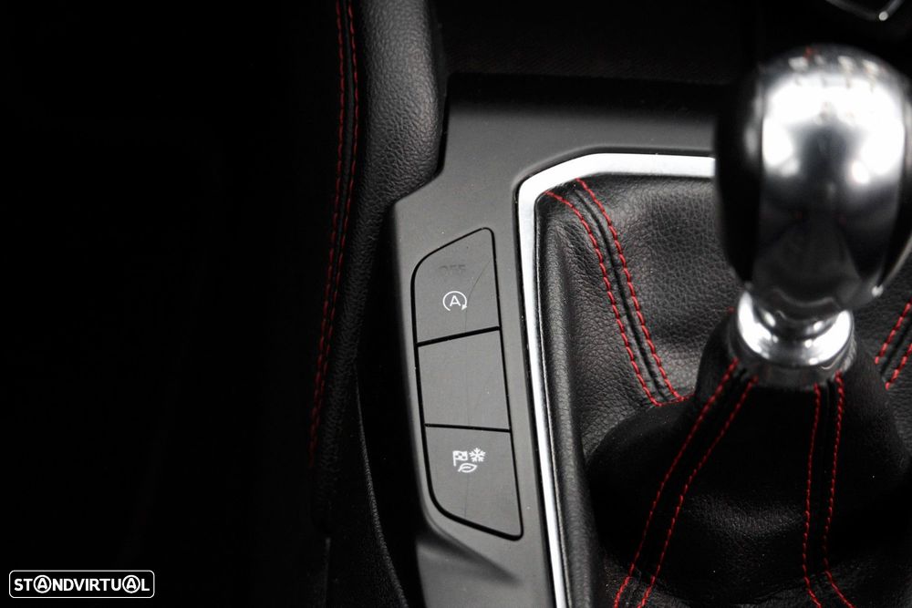 Ford Kuga 1.5 EcoBoost ST-Line - 26