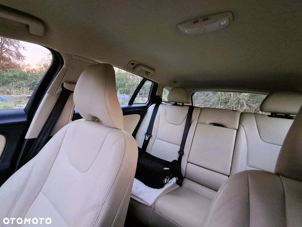 Volvo V60 Cross Country T5 AWD Summum - 12