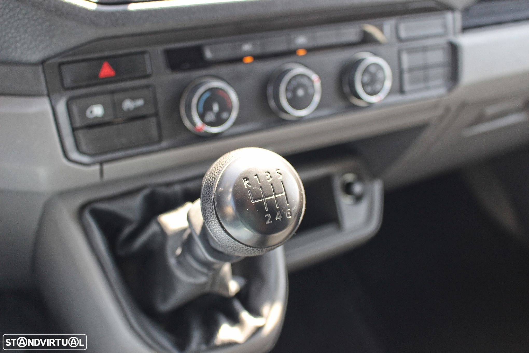 VW Crafter 35 2.0 TDi 140 CD Longa BM - 26