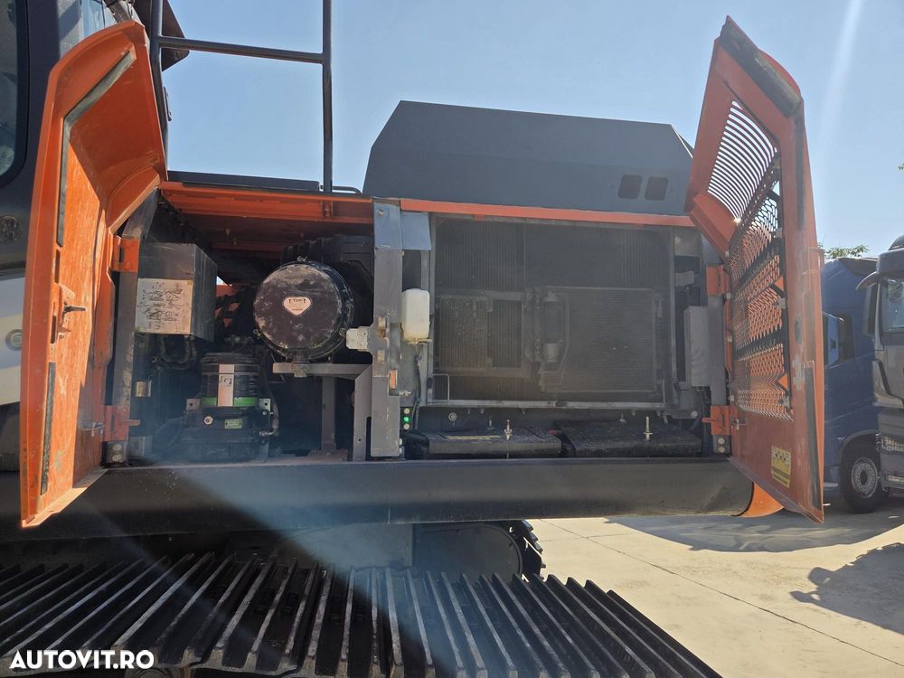 Hitachi ZX300LC-6, 2020, 8.155h, cupa NOUA 1,8m, 31,3 tone, protectie cabina, inst picon pe brate, gresare automata, lant 90% bun doar 700h deplasare, ad sapare 8m, motor Isuzu, 3 pompe hidr HITACHI, camera spate si laterale, STARE BUNA, 94.900 Eur+Tva - 34