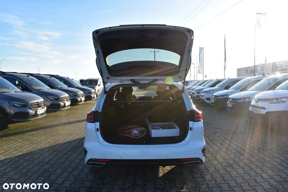 Kia Ceed 1.6 GDI PHEV L DCT - 13