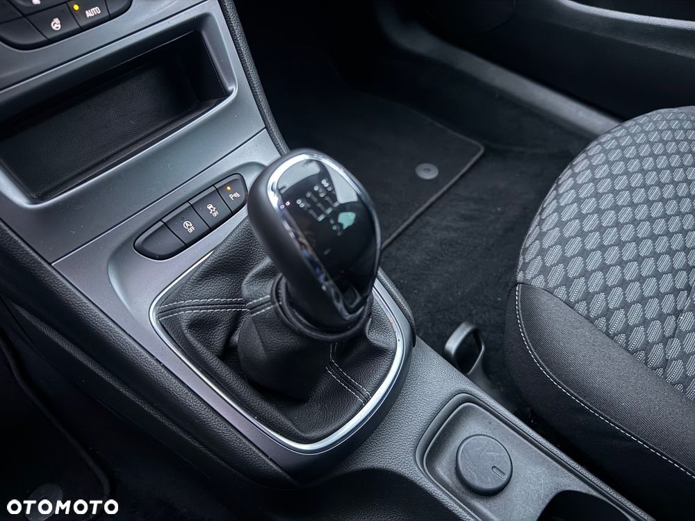 Opel Astra 1.4 Turbo Business - 19