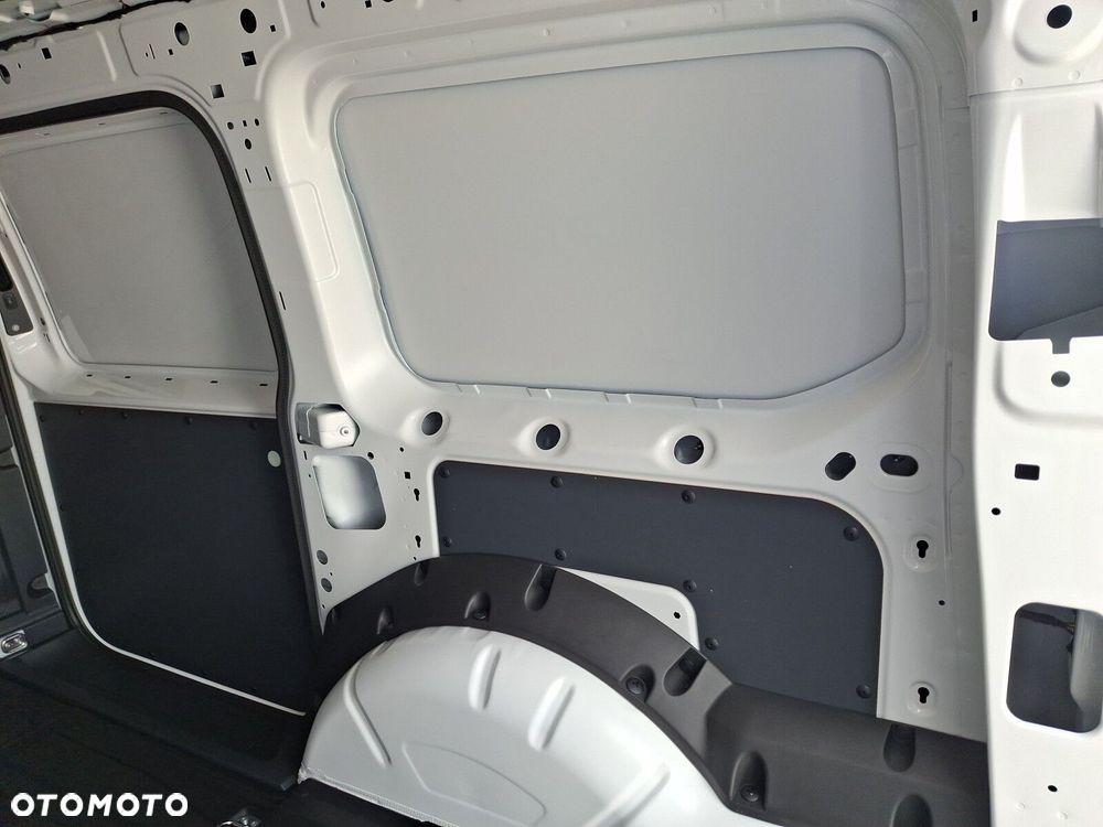 Volkswagen Caddy Maxi Cargo - 18
