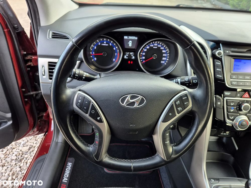 Hyundai i30 1.6 Fifa World Cup Edition - 23