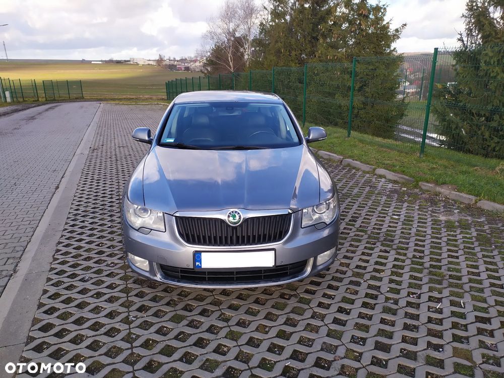 Skoda Superb 2.0 TDI Ambition DSG - 2