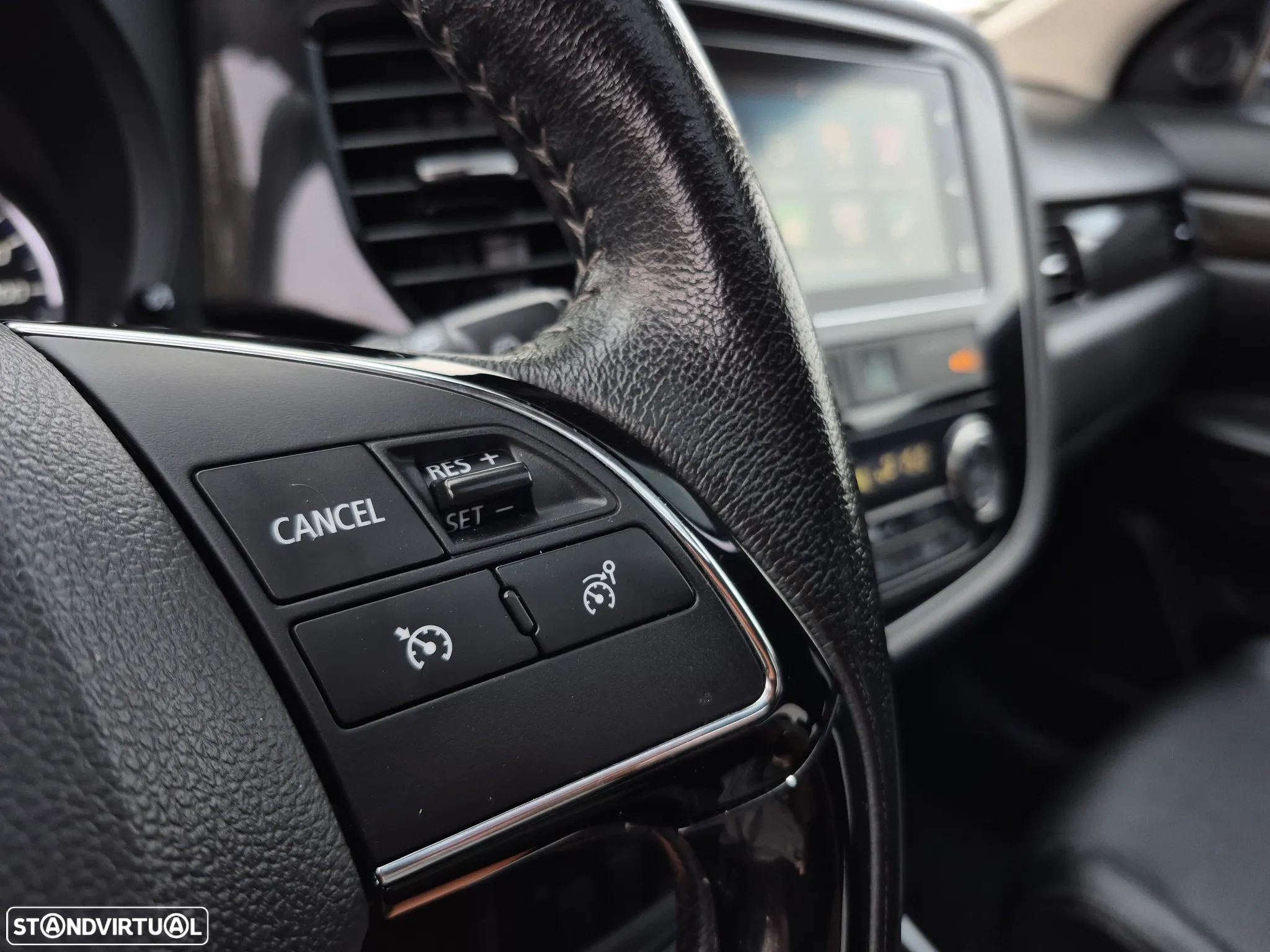 Mitsubishi Outlander 2.2 DI-D Instyle Navi - 23
