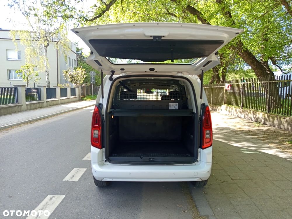 Opel Combo 1.5 CDTI Essentia S&S - 9