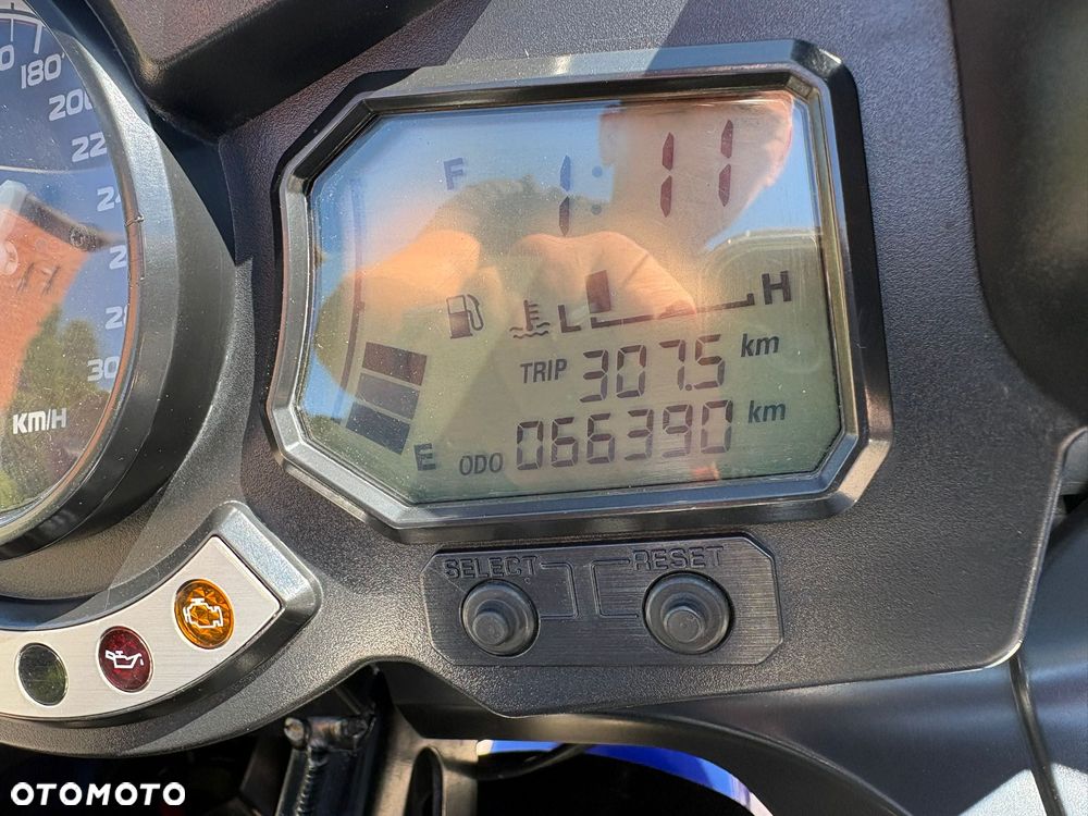 Yamaha FJR - 6