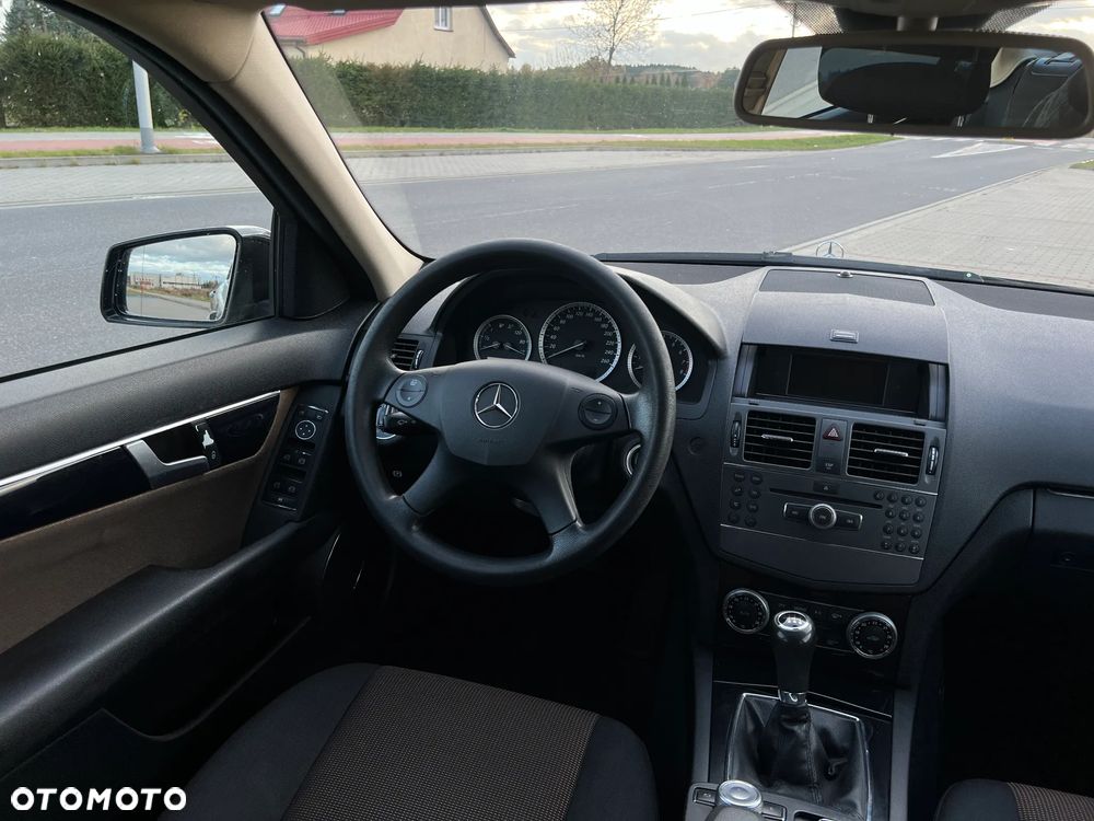 Mercedes-Benz Klasa C 180 K BlueEff Elegance - 15