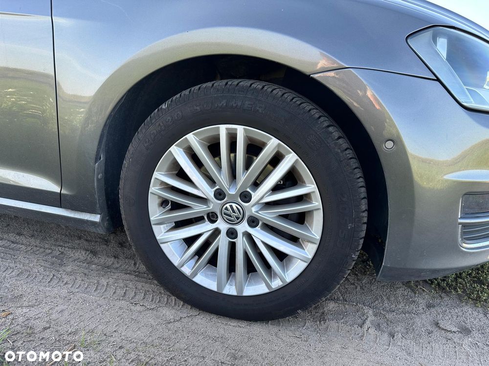 Volkswagen Golf 1.6 TDI BlueMotion Comfortline - 16