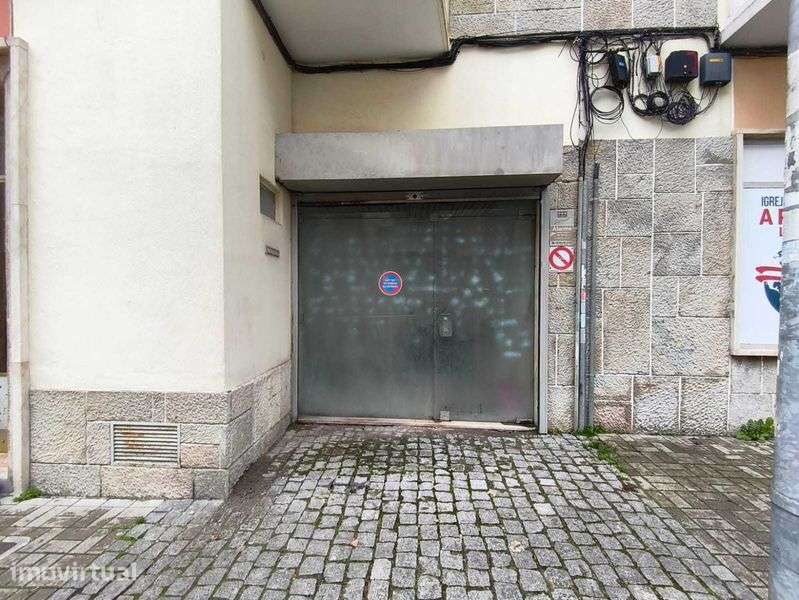 Loja na Venda / Armazém na Venda Nova perto do Metro - Grande imagem: 2/12
