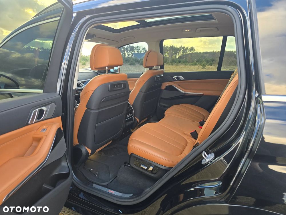 BMW X7 M50i - 25