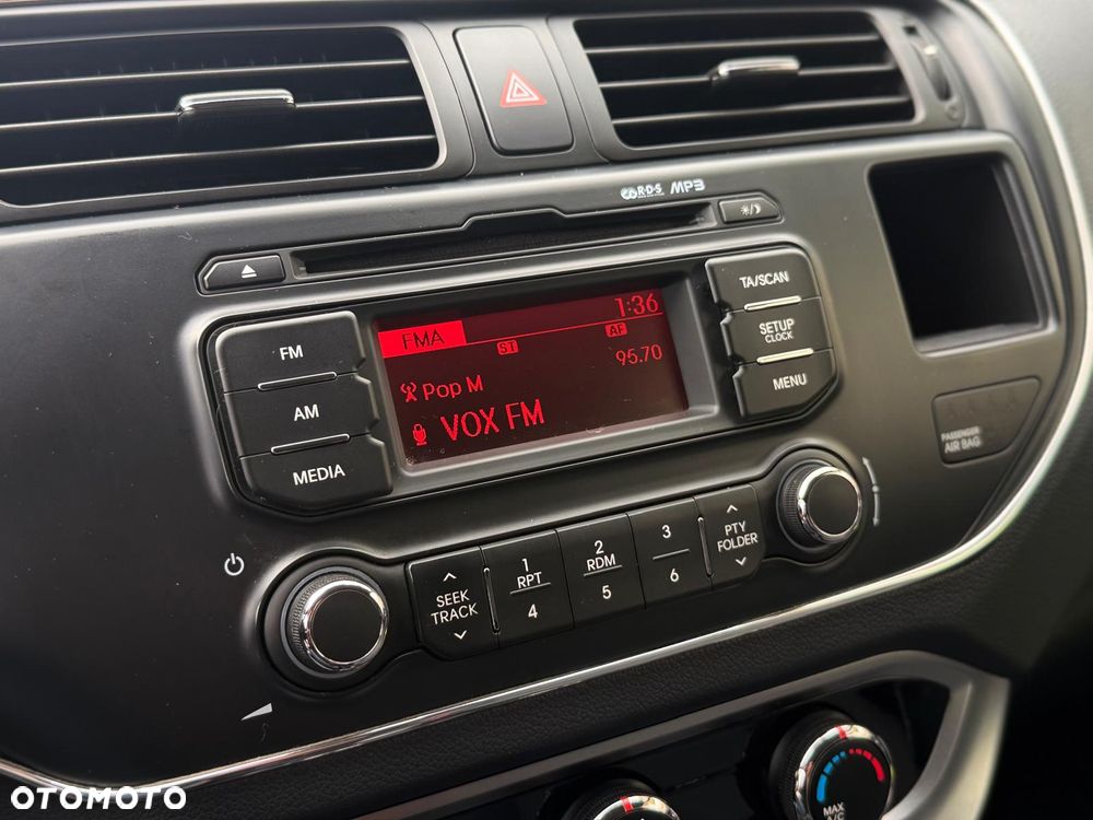 Kia Rio 1.4 Dream Team Edition - 18
