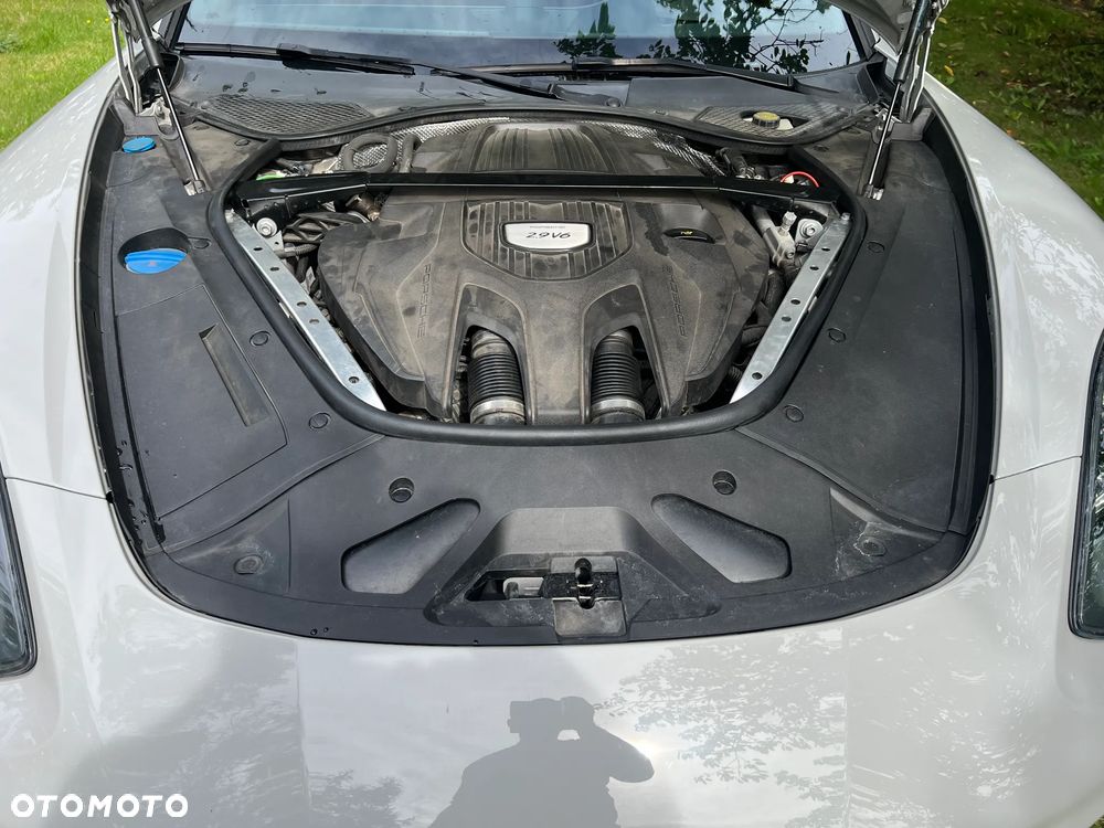 Porsche Panamera 4S Executive - 26