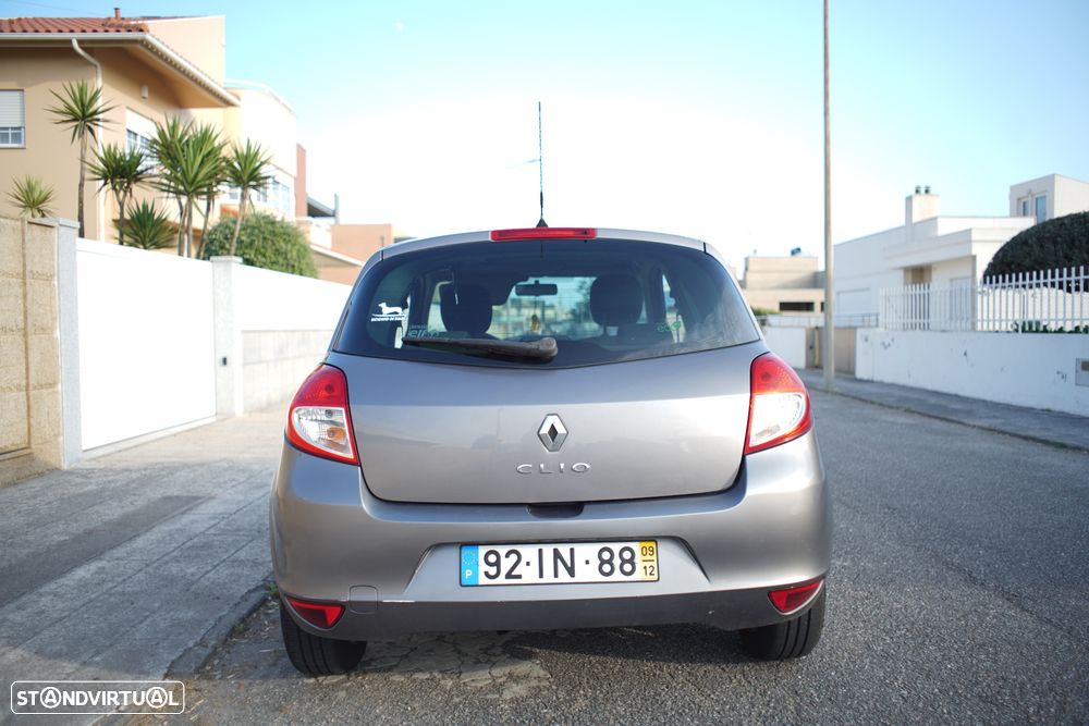 Renault Clio 1.2 16V Fairway - 2