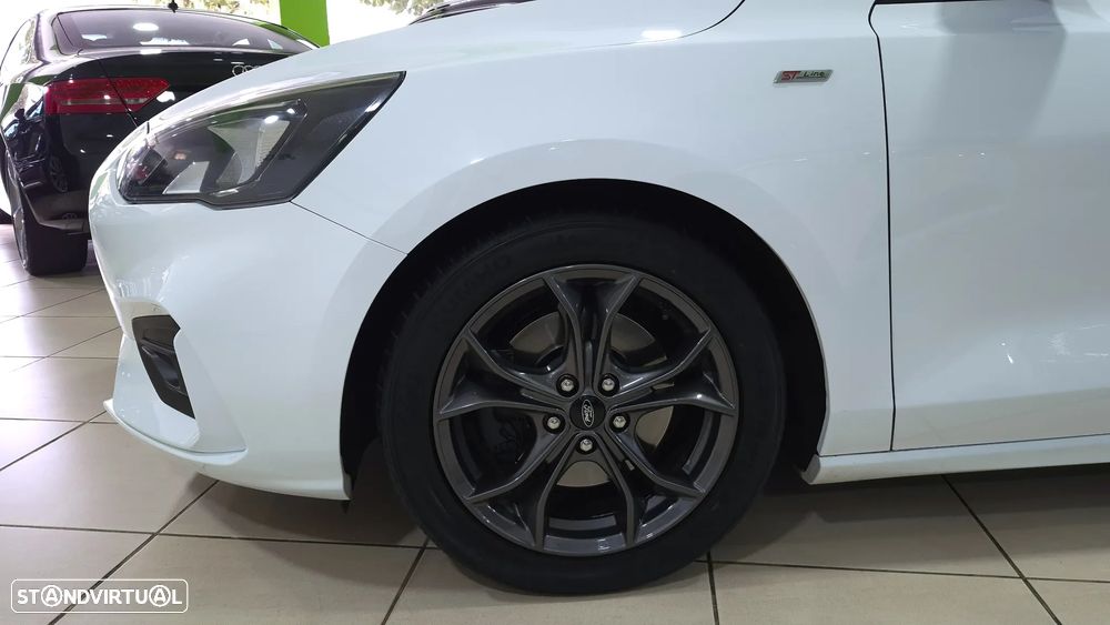 Ford Focus SW 1.0 EcoBoost ST-Line - 32